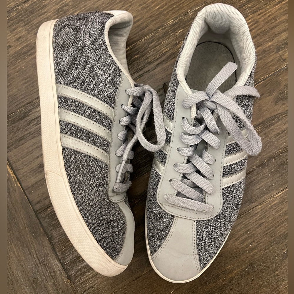 Adidas Sneakers